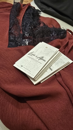 Imagen de MUSCULOSA LENCERA MAGNOLIA CREPE