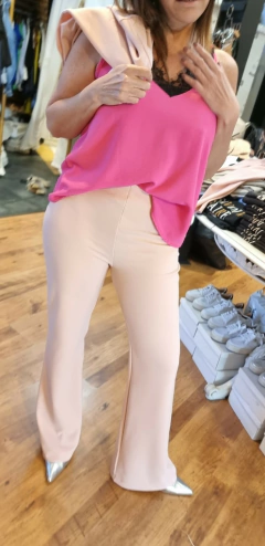 Imagen de MUSCULOSA LENCERA MAGNOLIA CREPE