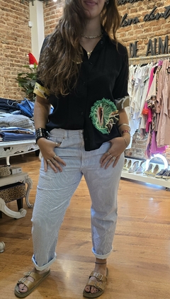 Imagen de CAMISA APLIQUE DISEÑO BY LEO