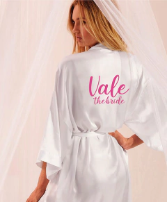 Bata de raso personalizada en internet