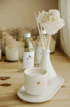 Combo Difu + vela + bandeja + flor difusora + aroma difusor. - comprar online