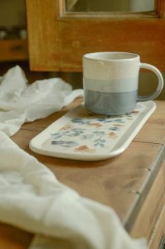 Bandeja cerámica flores beige & azul - comprar online