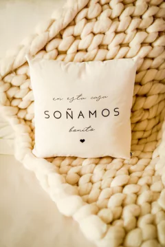 Almohadón con frase soñamos bonito - comprar online