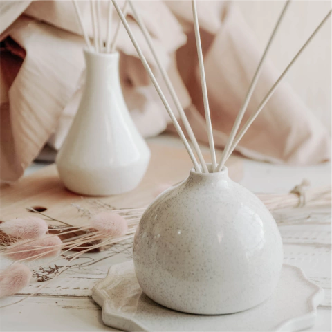 Difusor cerámica redondo con recarga.