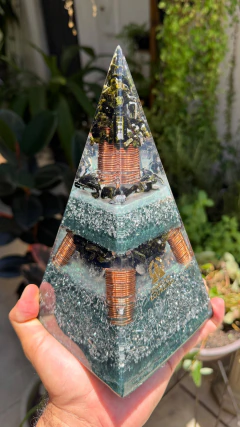Nubian Epidote on internet