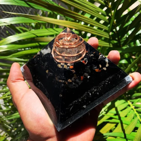 Cheops - Mini Onyx | Inner strength, focused attention, willpower, self-control, discipline, reason.