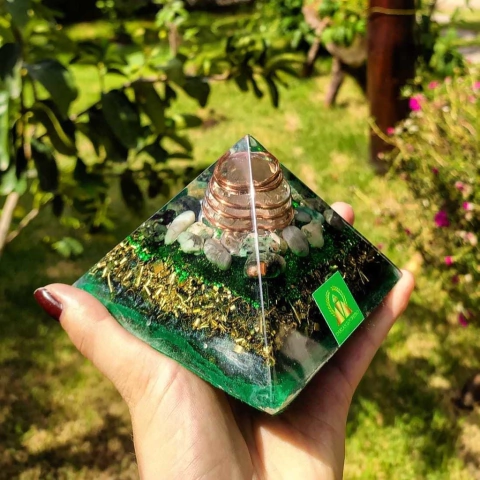 Mini Cheops - Emerald | Love, compassion, healing, abundance.