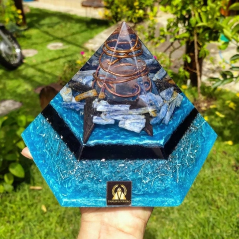KYANITE HEXAGON