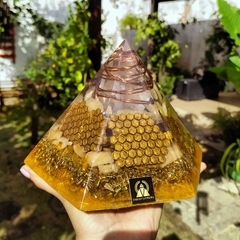 GOLDEN BEEHIVE HEXAGON