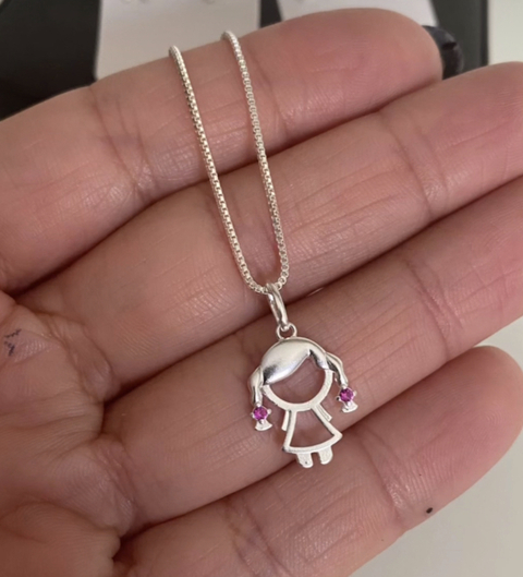 Colar Menina com zirconia no cabelo