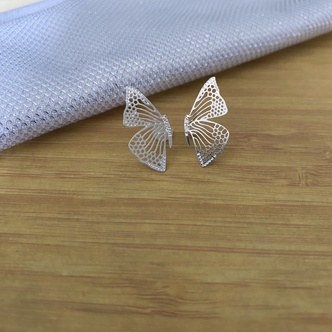 Brinco Asas Borboleta P- Banhada a Prata