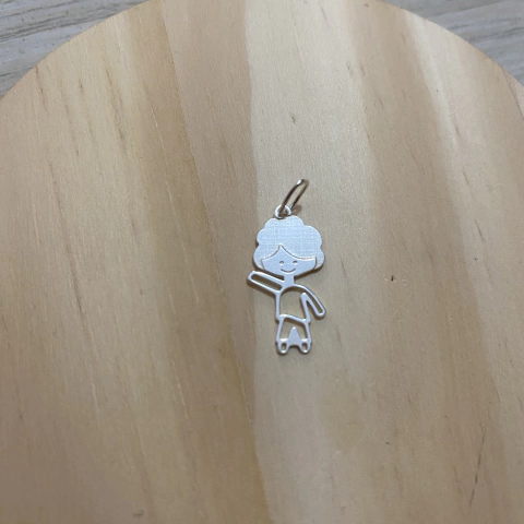 Pingente menino cachos