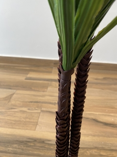 Imagem do Yucca artificial 1,45 metros (Verde) com 3 troncos