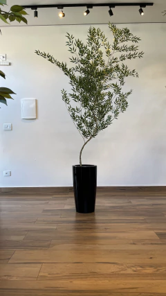 Bambu mosso artificial 2,10 metros levemente curvado para direita na internet