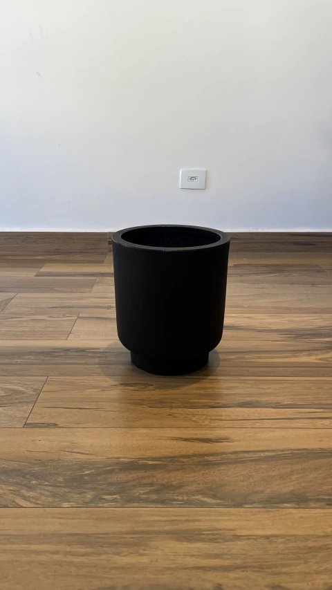 vaso de polietileno 31x27cm (Preto) - comprar online