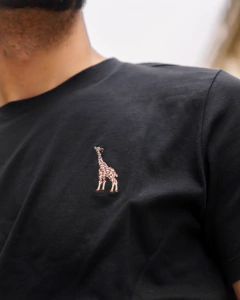 Remera Negra en internet