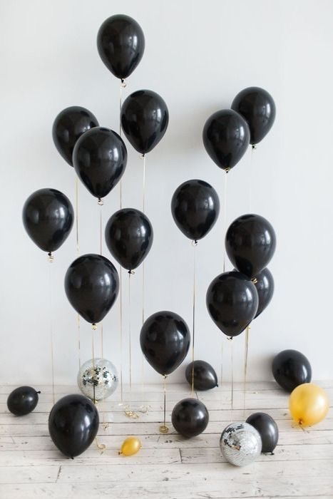 GLOBOS NEGROS 14' x10