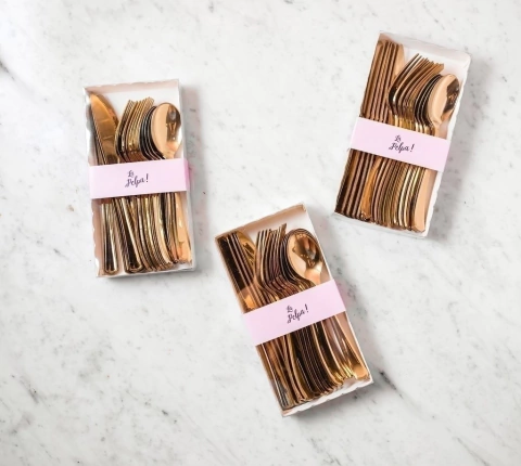 cubierto plastic metal oro x18