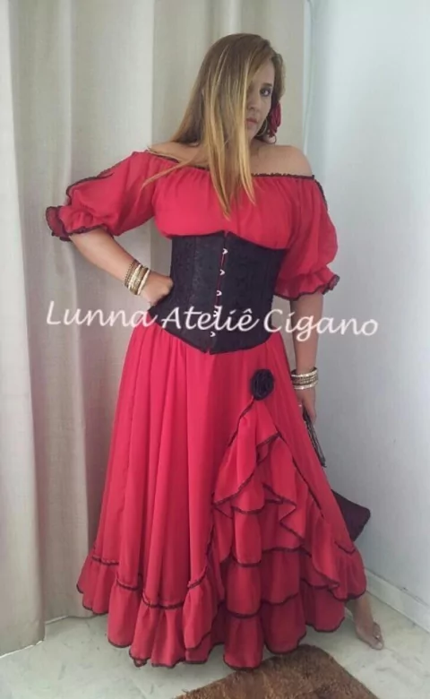 CONJUNTO MODELO ESPANHOLA COM 1 BABADO