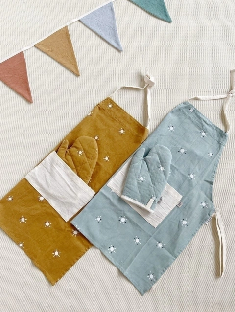 DELANTAL COCINA CON MANOPLA