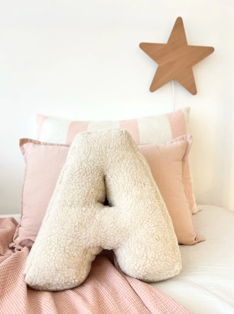 Almohadon Letra Corderito - comprar online