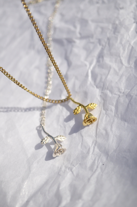 collar rosa