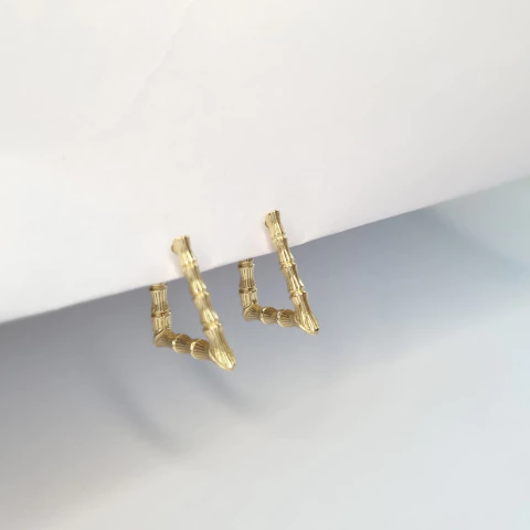 Argollitas bamboo trapecio dorado