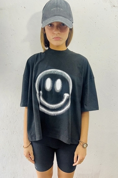 REMERA BOXY SMILE BLK en internet