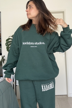 CREWNECK KDBSTUDIOS GREEN - tienda online