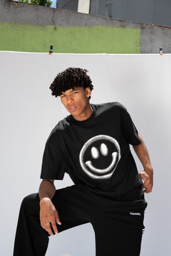 REMERA BOXY SMILE BLK