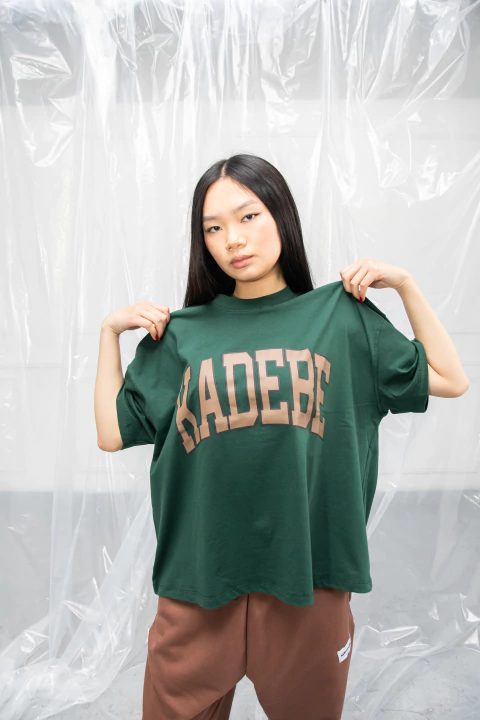 REMERA BOXY KADEBE VERDE - comprar online