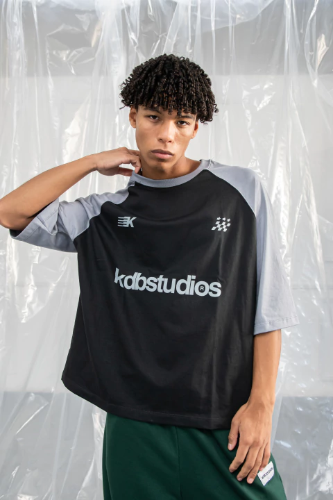 REMERA SPORTIA RACE BLK & GREY - comprar online