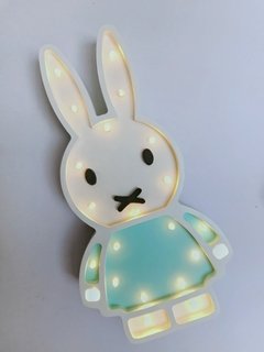 Conejito Miffy en internet