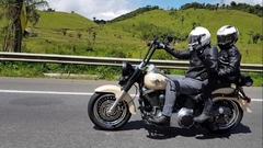 Guidão Seca Sovaco - 15" Pol. Altura - Tubo 1.1/4" Pol. - PRETO - Harley Davidson - Fat Boy (Com Acelerador Eletrônico) - comprar online