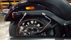 Suporte/Afastador de Alforge - CROMADO - Harley Davidson - Street Bob (2018+) - Ronco V2