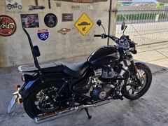 Sissy Bar com Easy Rider - Fixo - CROMADO (Marrom) - Royal Enfield - Super Meteor 650