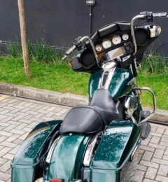 Imagem do Guidão Seca Sovaco - 16" Pol. Altura - Tubo 1.1/4" Pol. TOURING - PRETO - Harley Davidson