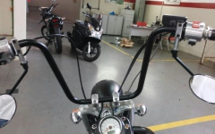 Imagem do Kit Guidão Seca Sovaco - 14" Pol. Altura - Tubo 1" Pol. - PRETO - Yamaha - Drag Star 650