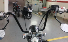 Imagem do Kit Guidão Seca Sovaco - 12" Pol. Altura - Tubo 1" Pol. - PRETO - Yamaha - Drag Star 650