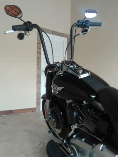 Guidão Seca Sovaco - 16" Pol. Altura - Tubo 1.1/4" Pol. - PRETO - Harley Davidson - Fat Boy - comprar online