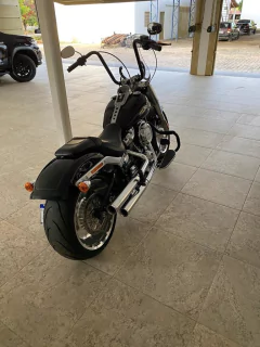 Guidão Seca Sovaco - 12" Pol. Altura - Tubo 1.1/4" Pol. - PRETO - Harley Davidson - Fat Boy (Com Acelerador Eletrônico) - Ronco V2