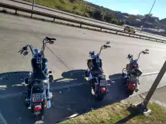 Kit Guidão e Cabos CROMADOS - Seca Sovaco - 12" Pol. Altura - Tubo 1.1/4" Pol. - Harley Davidson - Breakout (2018+) - Ronco V2