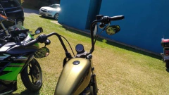 Kit Guidão Seca Sovaco - 15" Pol. Altura - Tubo 1" Pol. - PRETO - Harley Davidson - Sportster 883/1200/48/Roadster (com ABS)