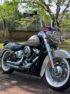 Kit Guidão e Cabos CROMADOS - Seca Sovaco - 14" Pol. Altura - Tubo 1.1/4" Pol. CURVE - Harley Davidson - Heritage (2018+)