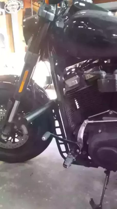 Mata cachorro/Protetor de Motor - Crash Bar - PRETO - Harley Davidson - Softail Slim (2018+) - Ronco V2