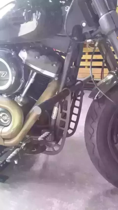 Mata cachorro/Protetor de Motor - Crash Bar - PRETO - Harley Davidson - Softail Slim (2018+)