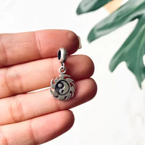 Charm yin yang (cod 24)