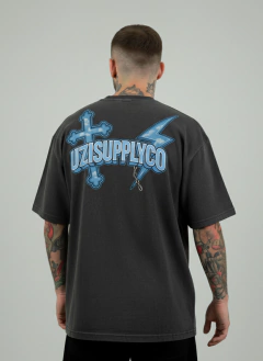 CAMISETA HEAVY OVERSIZE FIO 20 UZI Storm of Faith na internet