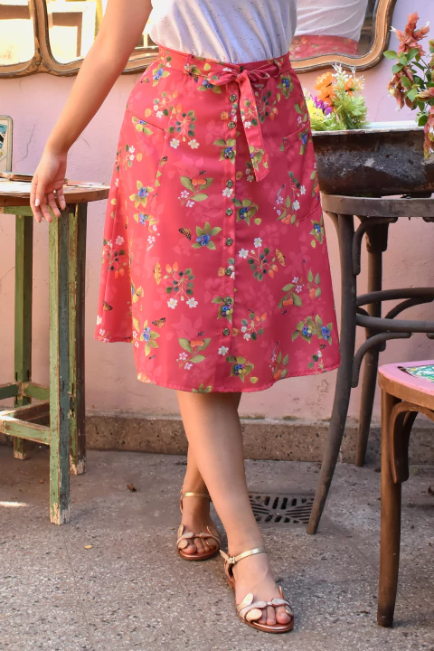 Pollera de crepé (frutillas coral)