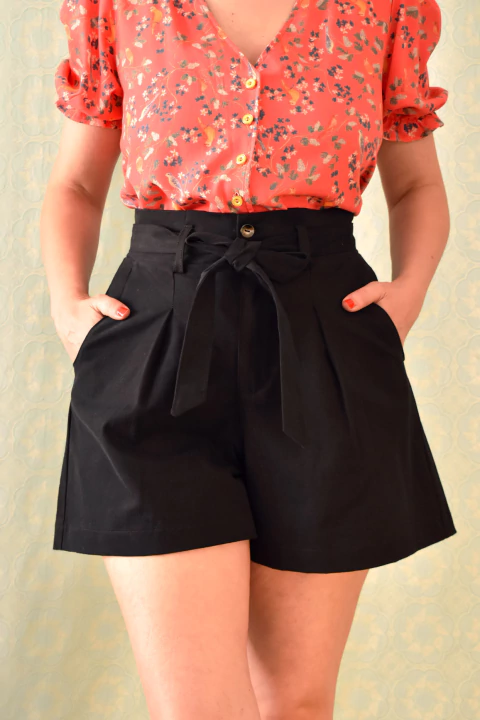 Short pinzado (gabardina negro) - comprar online